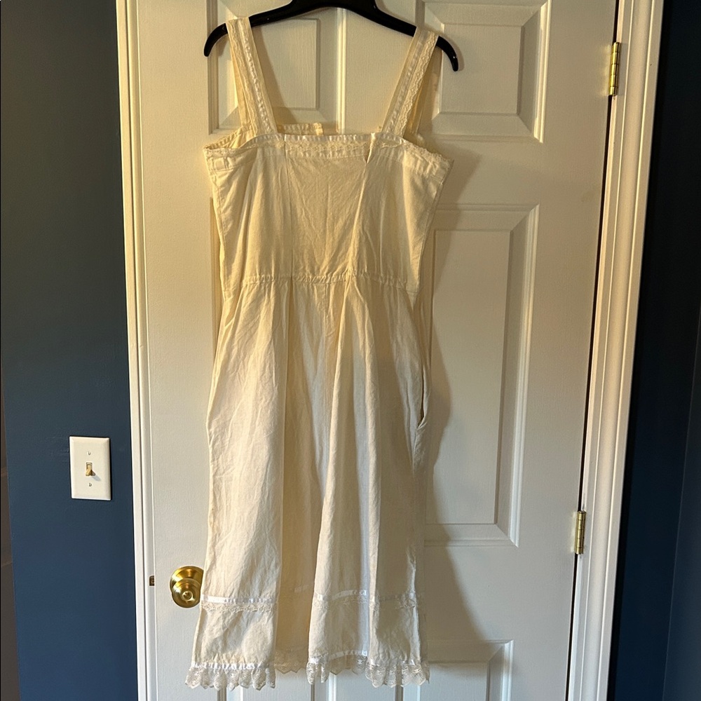 Vintage White Sleeveless Dress